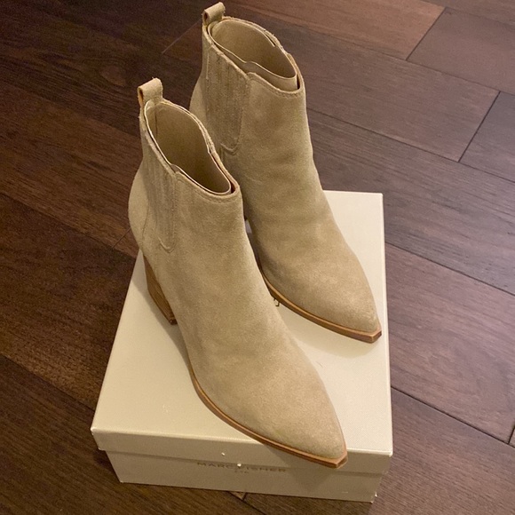 Marc Fisher Oshay Light Gray Suede Ankle Boot - Picture 3 of 10